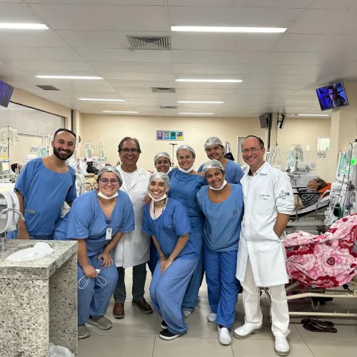Dr. Carlos Calazans e equipe