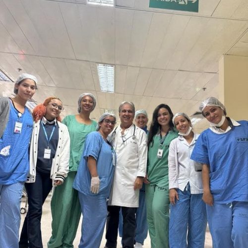 Dr. Carlos Calazans e equipe